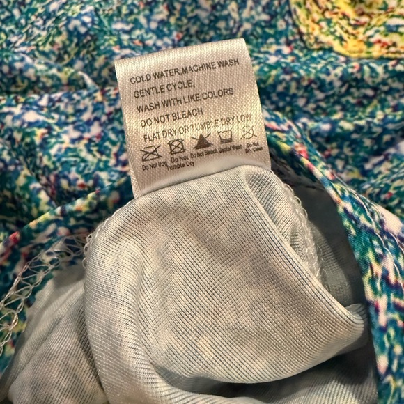 New Lily Firmiana Womens Abstract Artsy Tunic Top Colorful Size 1XL - Picture 7 of 7